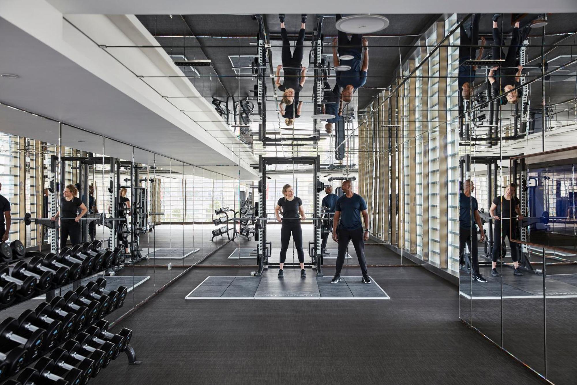Mandarin Oriental Jumeira, Dubái Exterior foto The gym at The Ivy Collection