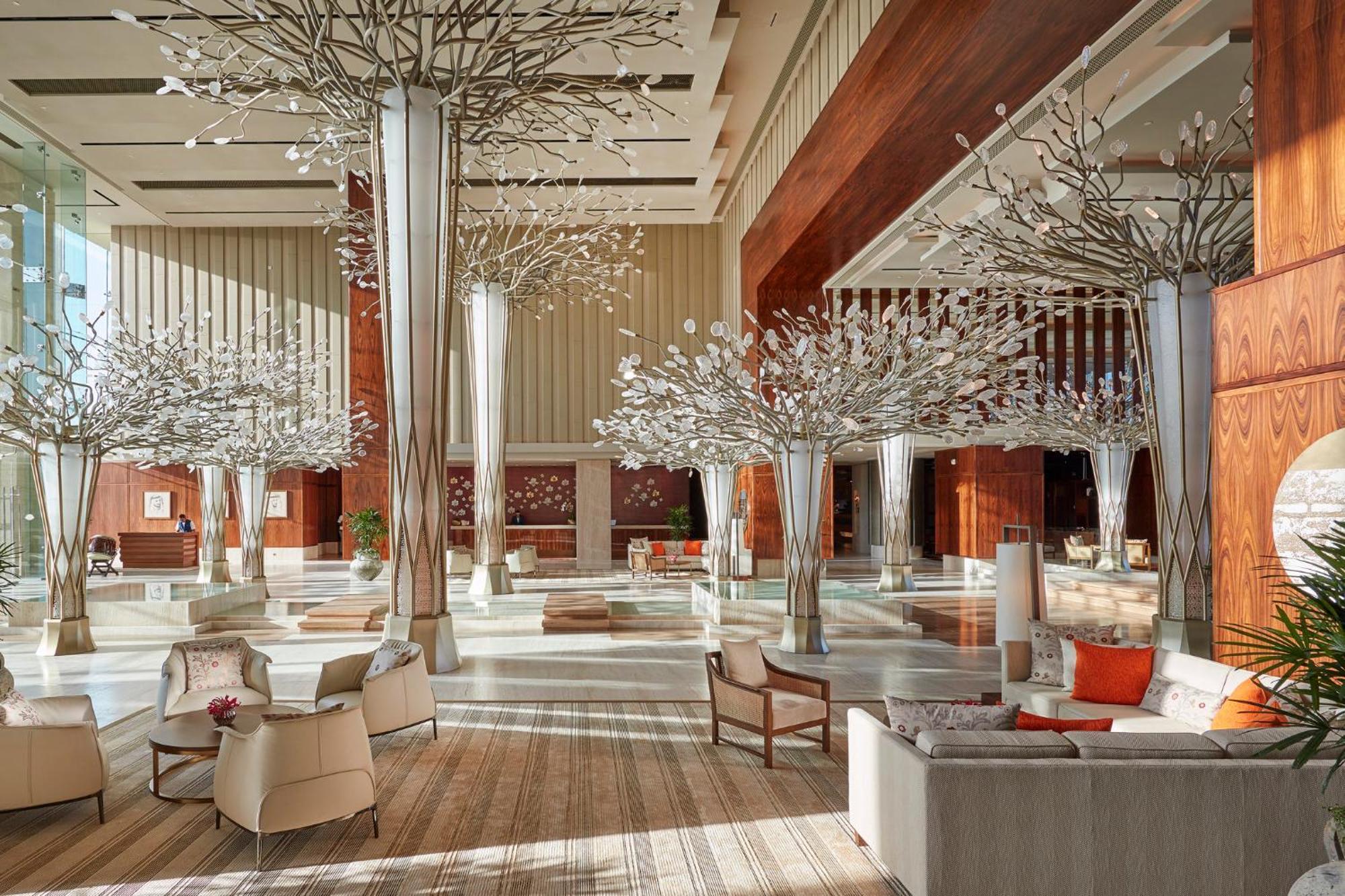 Mandarin Oriental Jumeira, Dubái Exterior foto The lobby of the hotel